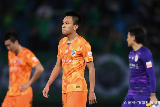 欧洲足坛重要转会一览：尤文签下库普梅纳斯
